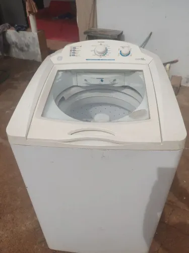 Máquina de lavar para retirar peças