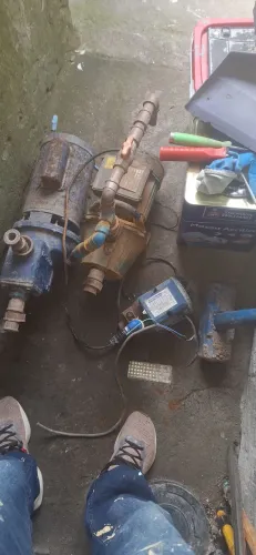 Vendo bombas d'água usadas