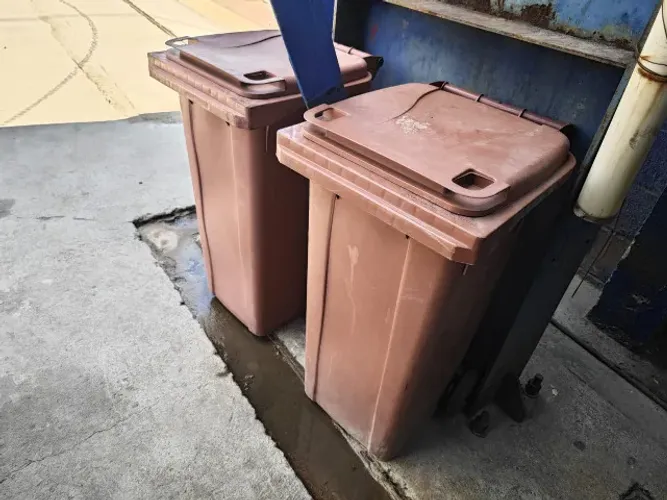 Carrinho coletor / lixeira 120 litros (valor unitário)