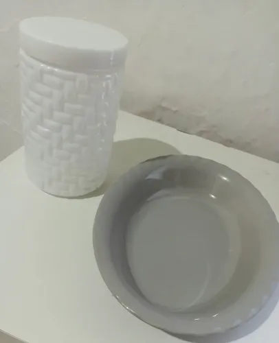 Travessa e porta biscoito/bolacha 10,00 pegar em piedade 