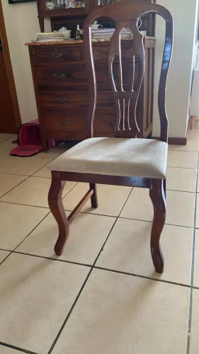 Mesa de vidro com 6 cadeiras