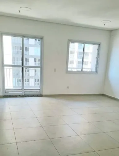 Sala Comercial Pronta no Coração da Vila Matias Edifício Moderno e Seguro.