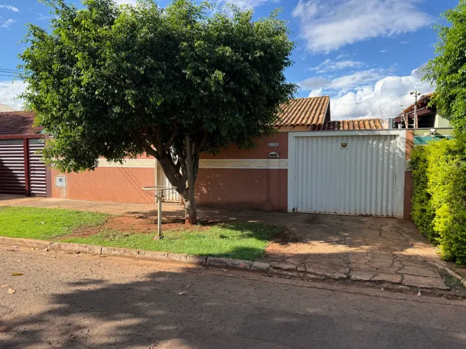 CASA C/ ÁREA GOURMET, PISCINA , 2 QUARTOS , 1 SUÍTE