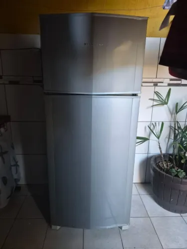 Geladeira Frost Free BRM47A (Leia todo o anúncio)