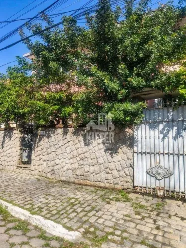 Casa com 3 dormitórios à venda, 288 m² por R$ 450.000,00 - Barreto - Niterói/RJ