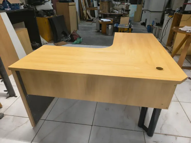 Mesa em L