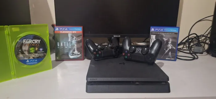 Ps4 slim 2 controles 