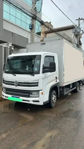 VW 6160 delivery ano 2023 com baú