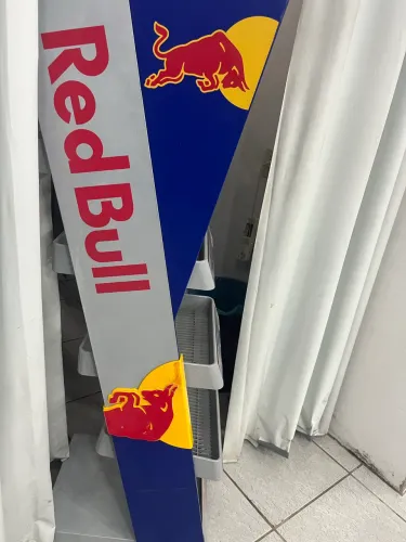 Expositor red bull