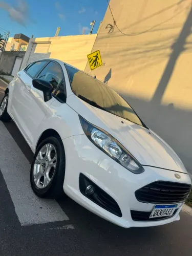 Ford Fiesta 1.5 16V Flex Mec. 5P 2015
