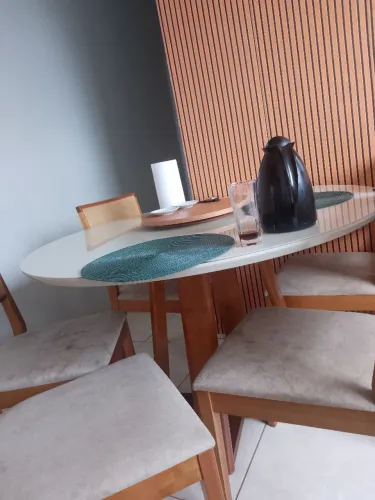 Vende se mesa de jantar C 6 cadeiras