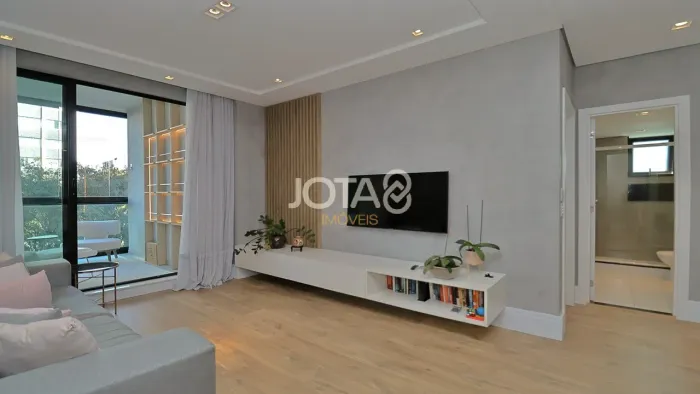 APARTAMENTO REFORMADO, MOBILIADO E MUITO BEM LOCALIZADO Apartamento Reformado, Mobiliado E