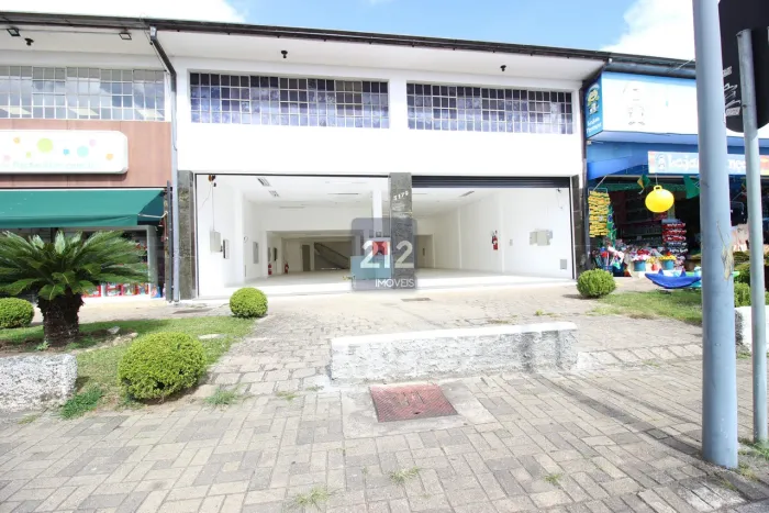 LOJA COMERCIAL EM FRENTE A UMA RÁPIDA COM ESTACIONAMENTO PARA CLIENTES.IMÓVEL RECEM REFORM
