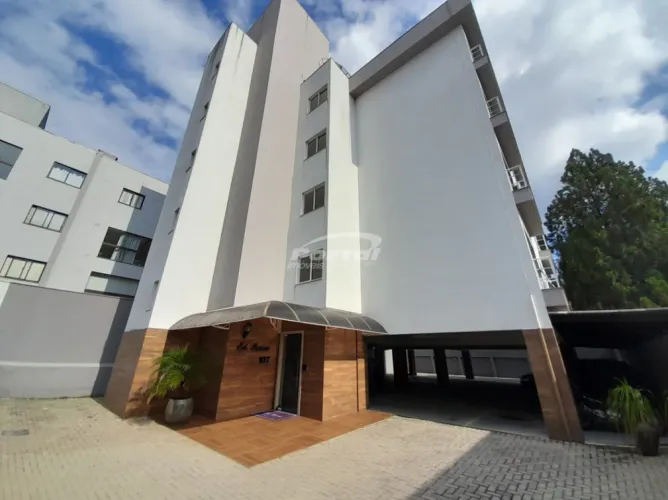 Apartamento disponível para locação no bairro Itoupava Seca, em Blumenau/SC.