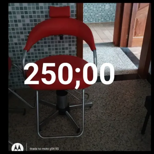 CADEIRA DE SALÃO PROFISSIONAL - OPORTUNIDADE IMPERDÍVEL POR R$200!