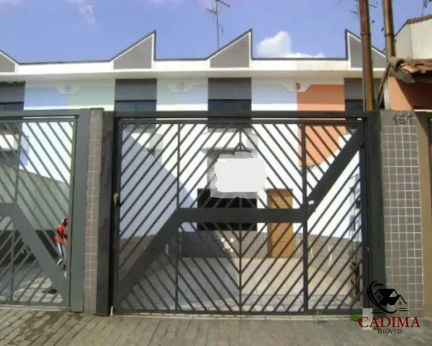 Casa para venda com três quartos sendo uma suíte no Jardim Aricanduva!