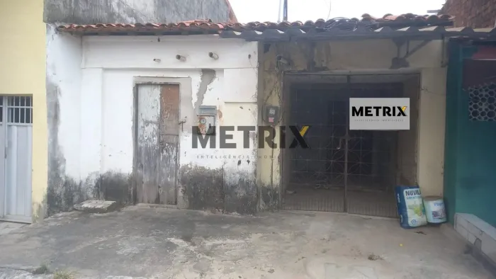 Casa à venda por R$ 220.000 - Itaperi - Fortaleza/CE