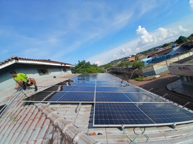 Faço lavagem e manutenção de placa solar