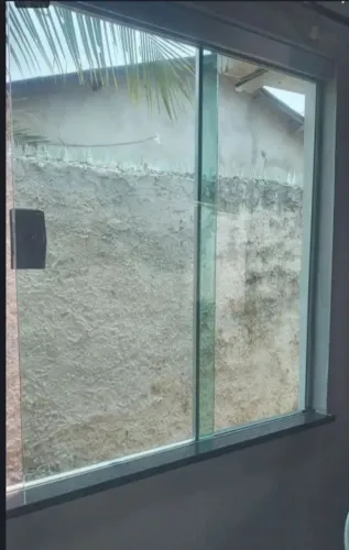 Vendo e monto janelas.