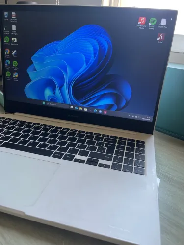Samsung Book x40 
