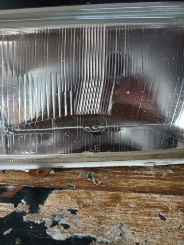 Farol Cibié Lado Esquerdo (mot) Volkswagen Santana 97 (Usado) - Compatível com Volkswagen 
