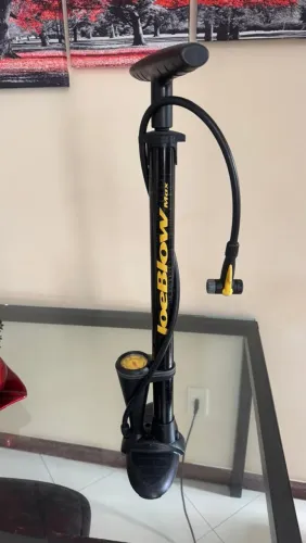 Bomba de chão Topeak JoeBlow Max com manômetro - Presta e Schrader
