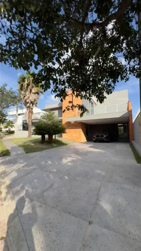 Casa de condomínio para venda com 270 metros quadrados com 4 quartos