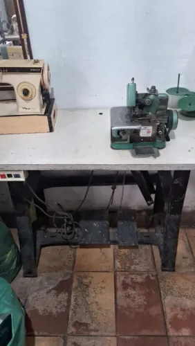 Máquina de Costura Industrial