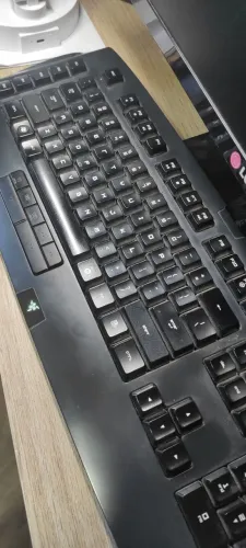 Teclado razer anansi