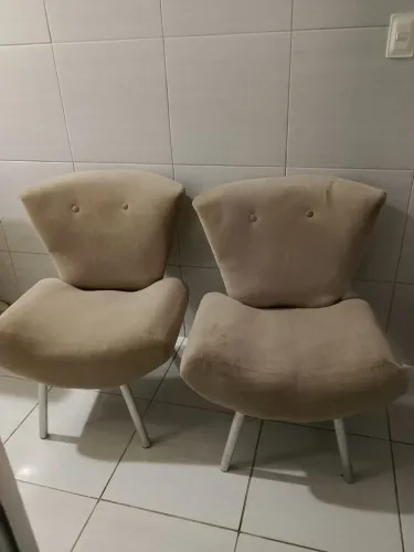Vende-se Duas Cadeiras 9. *