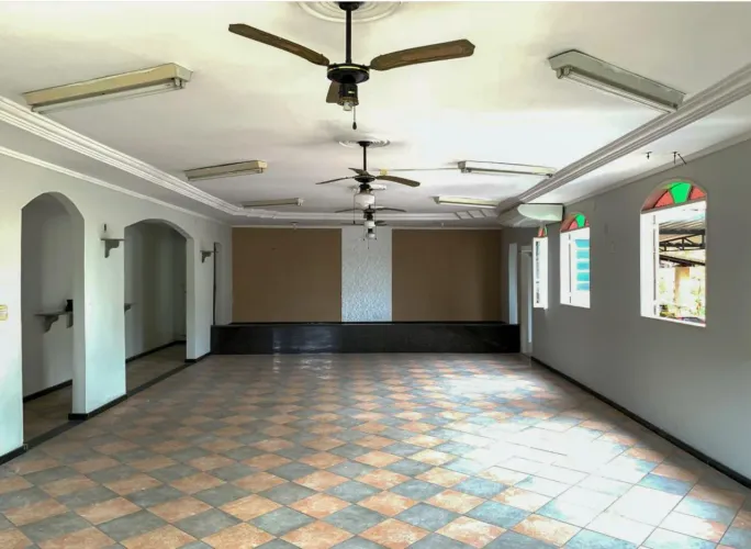 Sala Comercial para Venda em Cataguases, Leonardo, 1 dormitório, 2 banheiros