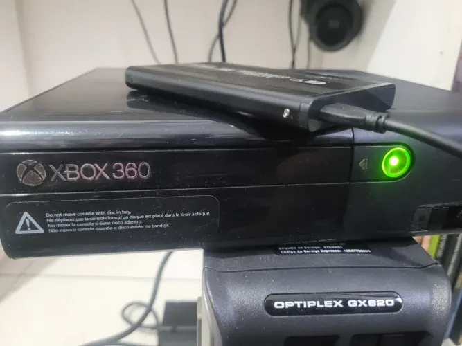 Xbox 360 com jogos e controle