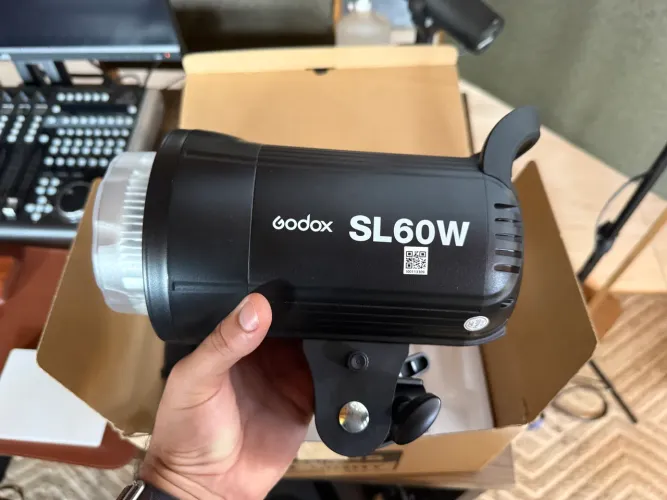 Iluminador LED Godox SL60W