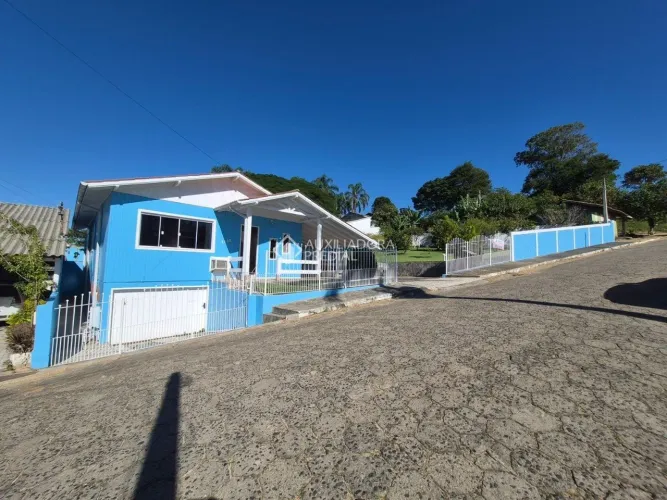 Casa à Venda no Centro de Imaruí ,193m² Privativos