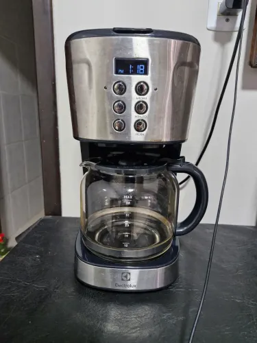Cafeteira Eletrica Eletrolux Digital Inox Modelo ECM30