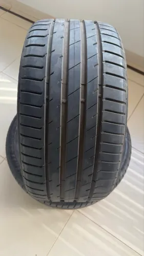 Vendo 2 Pneus 255/35/19 Delinte estado de Zero 