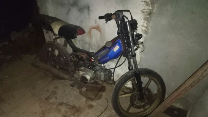 Moto 100cc ler descrição