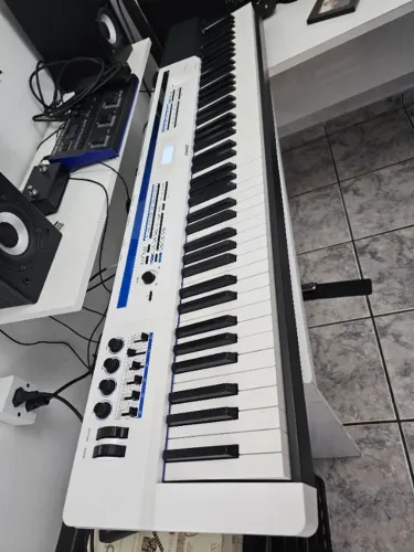 Casio PX-5S PX5S PX 5S. Piano digital / teclado