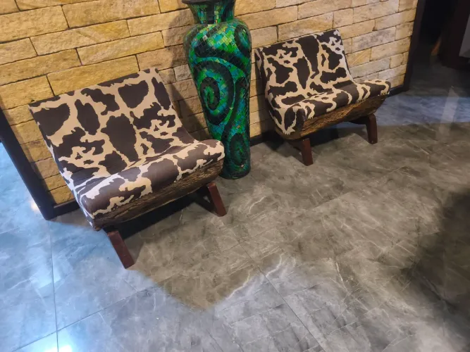 Poltronas de cepo maciço