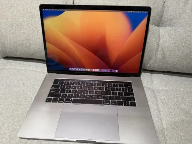 COM DEFEITO! MacBook Pro 15" 2017 i7 16GB Touch Bar - Defeito GPU Retirada de Peças/Reparo