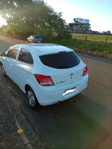Chevrolet Onix JOY Hatch 1.0 8V Flex Mec. 4P 2018