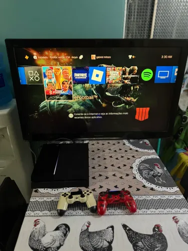 PlayStation 4 FAT 500GB 2 controles 4 jogos