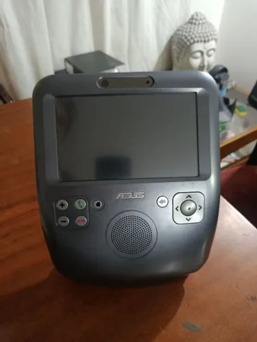 ? ASUS AiGuru SV1T ? Videofone Touch