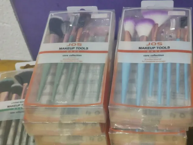 Kit make pincéis maquiagem 7 peças ( 11 caixas)