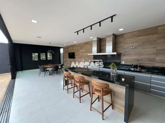 Casa com 4 quartos à venda, 340 m² por R$ 3.400.000 - Villa Dumont - Bauru/SP