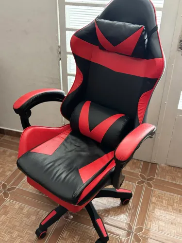 Cadeira Gamer Vermelha e Preta Completa com Almofadas