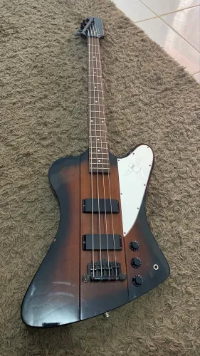 Baixo Thunderbird