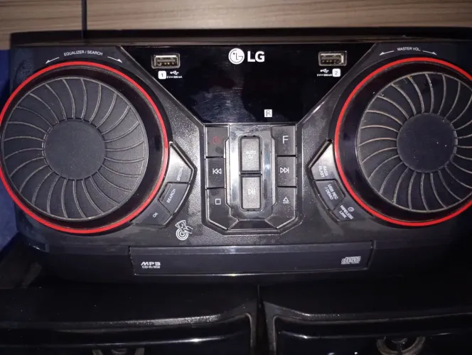 Mini sistem LG 220W bluetooth, CD disc, diferentes modos de equalização, VALOR NEGOCIÁVEL 