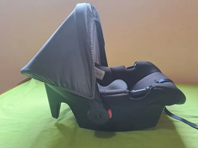 Bebê Conforto para Carro ( 0 até 13kg ) Cor - Preto e Cinza