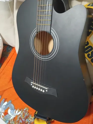Estou vendendo um violão